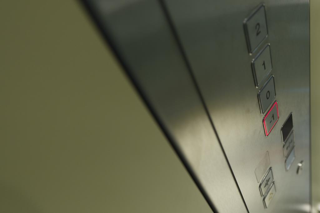 Baeren Self Check-In Hotel Solothurn Bagian luar foto