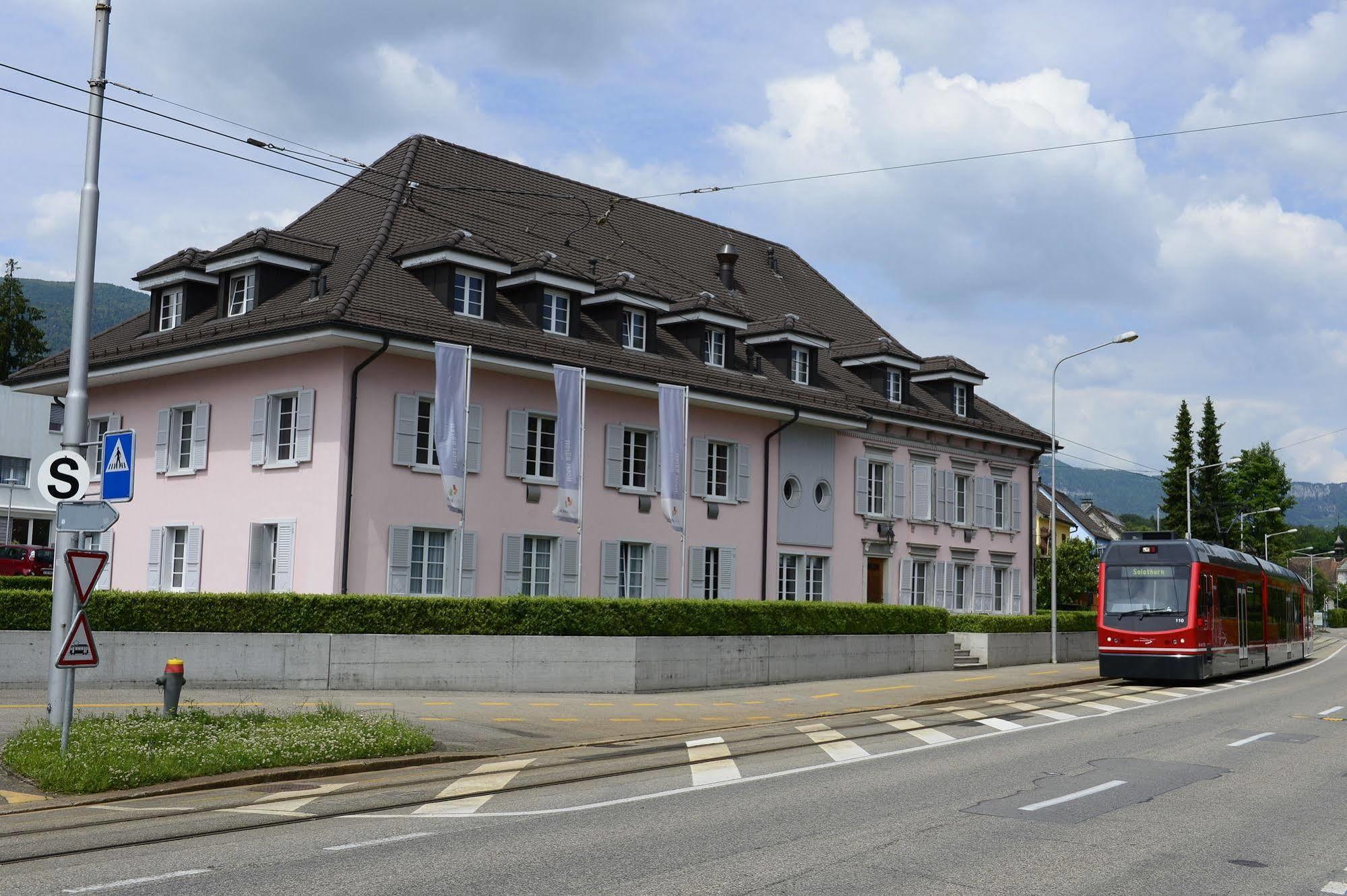 Baren Self Check-In Hotel Solothurn Bagian luar foto